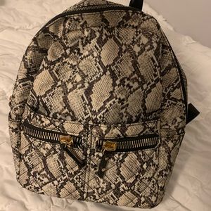 ♻️DONATING SOON CROSSI small backpack